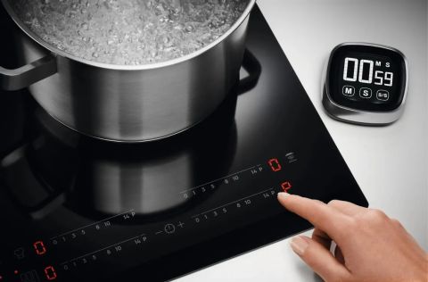 Индукционная варочная панель Electrolux EIT61443B черный, изображение 3