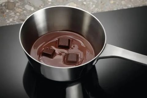 Индукционная варочная панель Electrolux LIT30231C черный, изображение 5