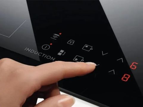 Индукционная варочная панель Electrolux LIT30231C черный, изображение 3
